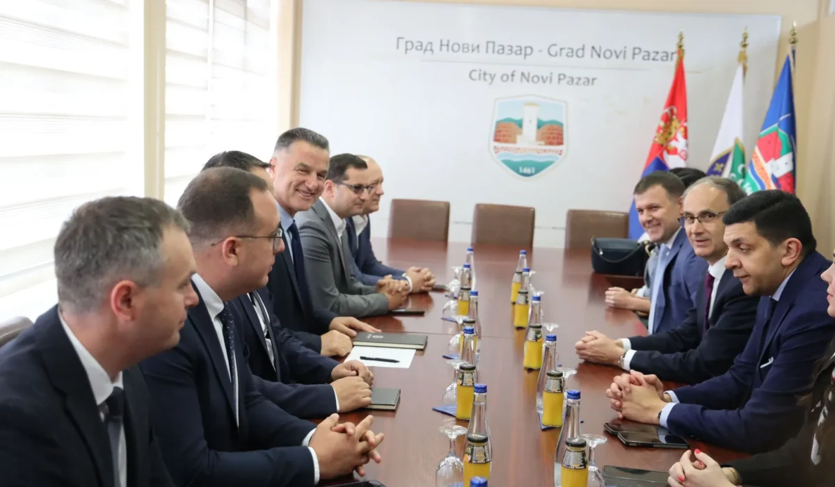Премијер Ђуро Мацут у радној посети Рашком управном округу