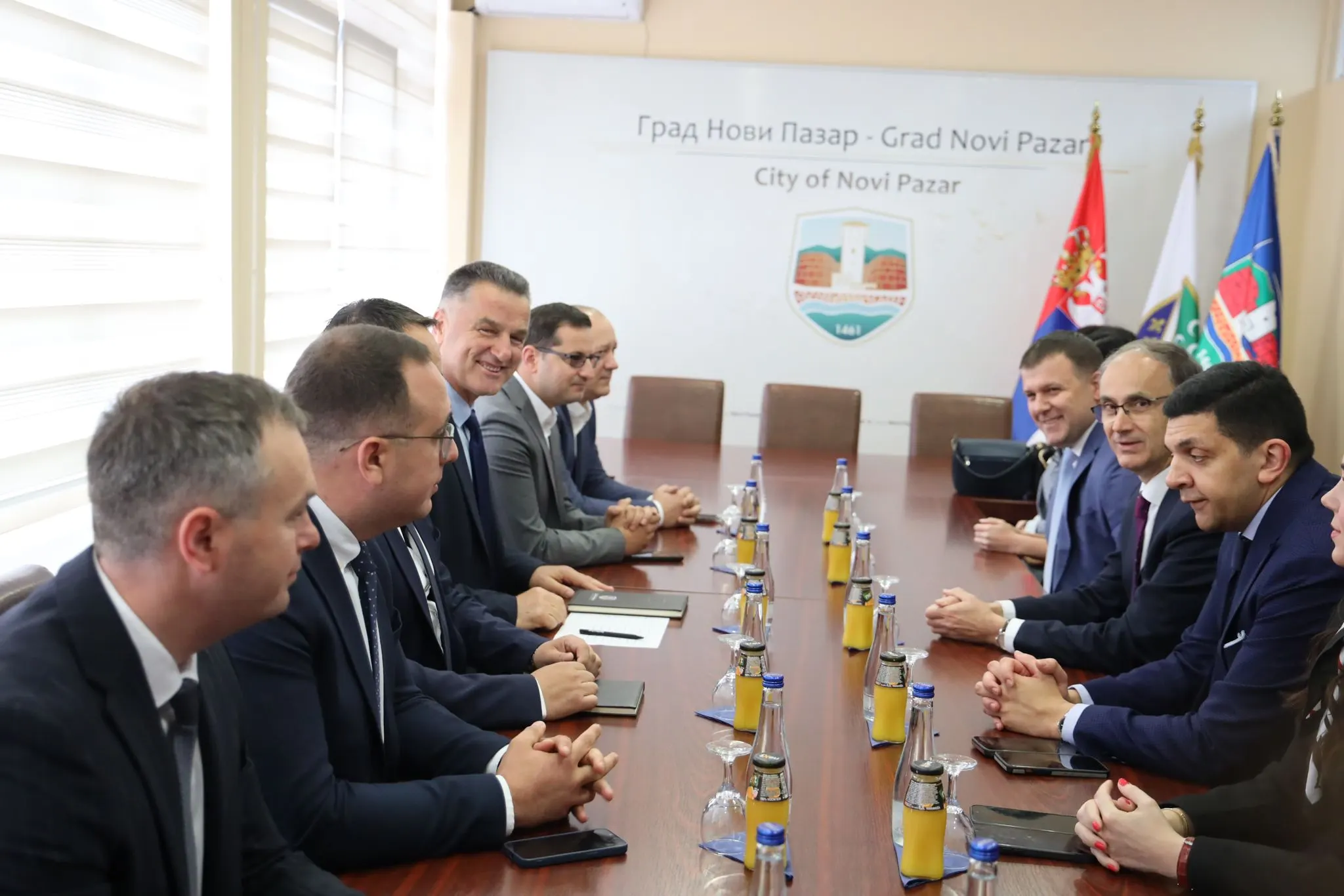 You are currently viewing Премијер Ђуро Мацут у радној посети Рашком управном округу