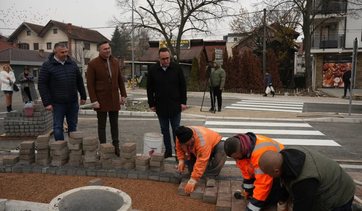 31285646b-4ae5-40e6-afa9-56e010e9aa79